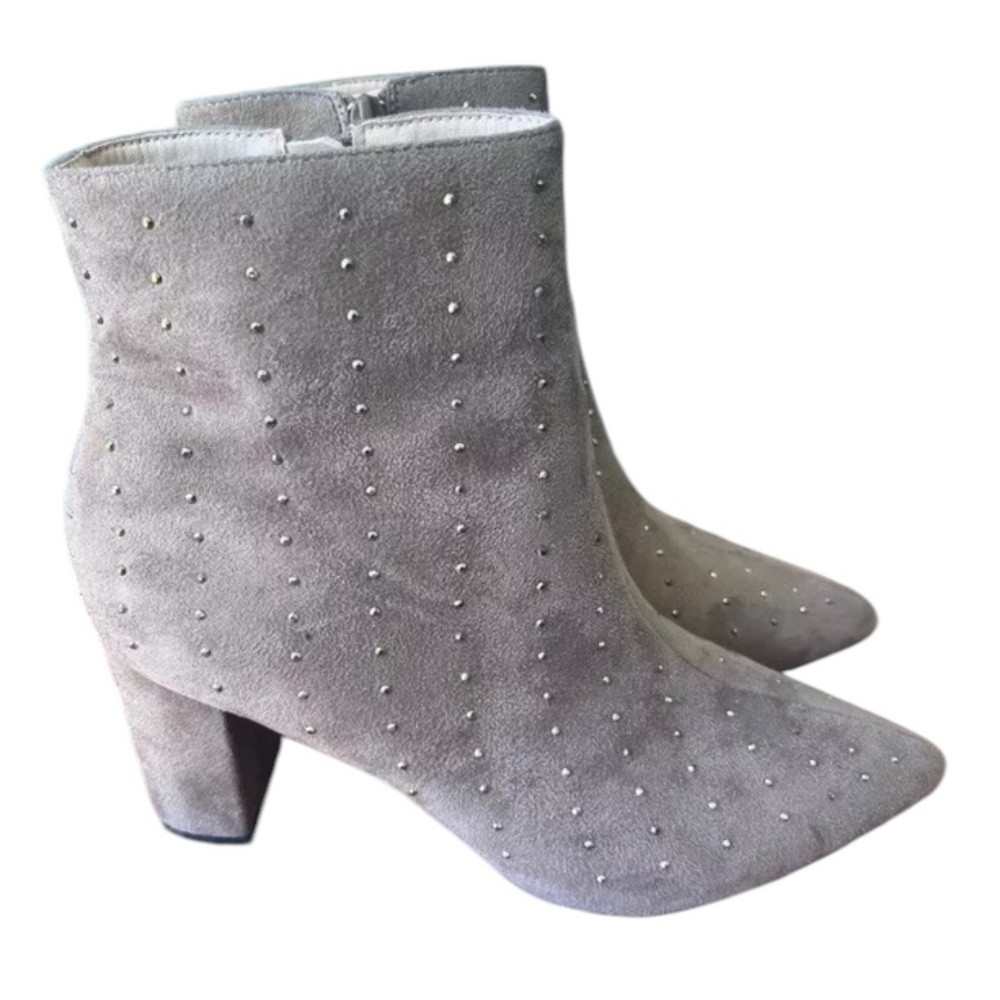 H by HALSTON size 10 light grey suede studded boots block heel side zipper